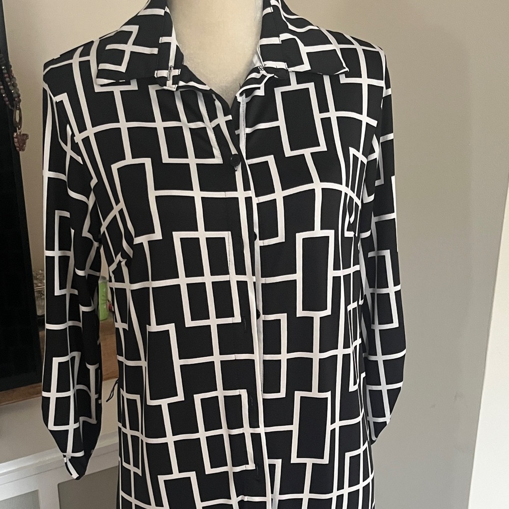 Black & White Geometric Midi Shirt Dress - Picture 2 of 6
